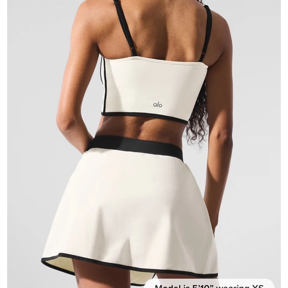 Alo Airbrush White and Black Two-Piece Set - Picture 4 of 13